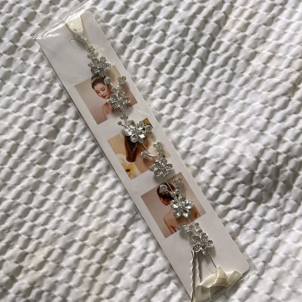 🆕 Silver Flowers Headpiece